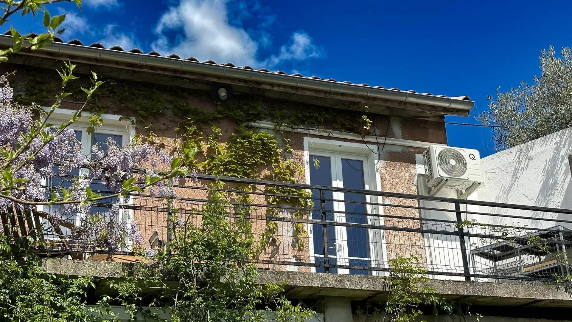 Appartement Charmant A Aubenas